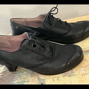 Kickers heels